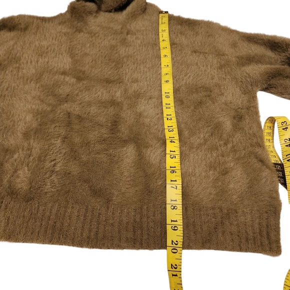 Nasty Gal Green Fuzzy Crop Turtleneck Sweater L - Picture 12 of 13